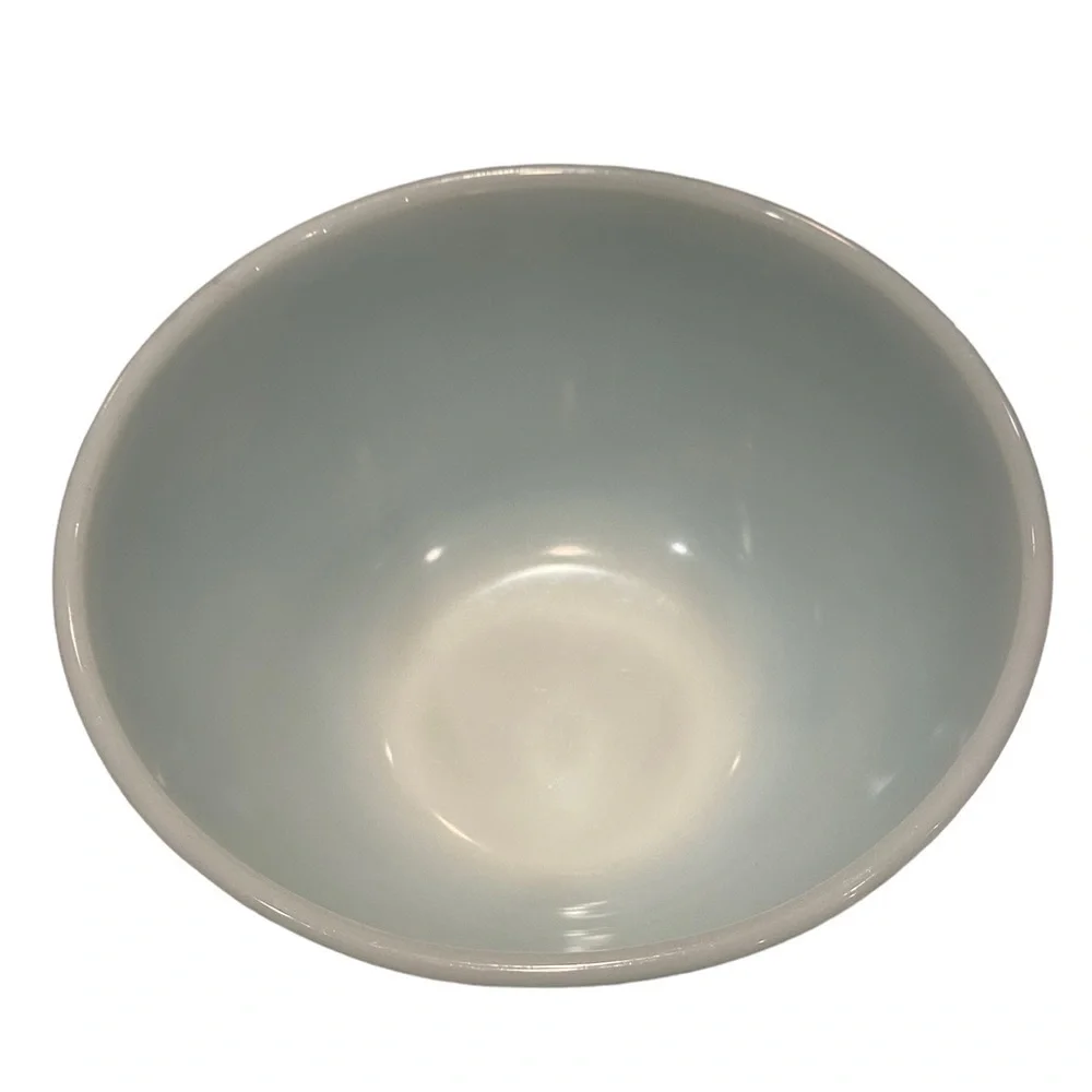 Pyrex Robin’s Egg Turquoise Blue Mixing Bowl 402 1.5 Quart Mid Century Modern